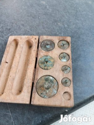 Régi mérleg súly rézből, fa doboz kép szerint hiteles patináns