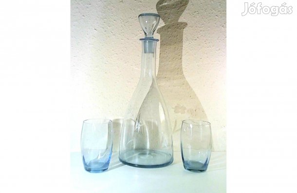 Régi metszett üveg boros kínáló készlet: dekanter + 2 pohár