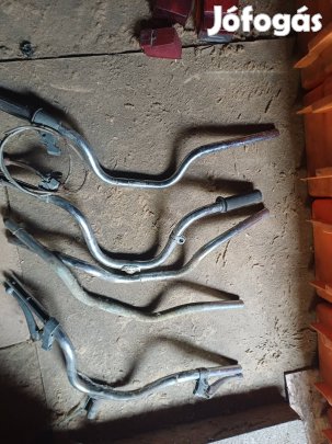 Régi motor kormány.