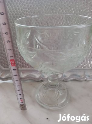 Régi nagy méretű talpas üveg kehely csiszolt mintás