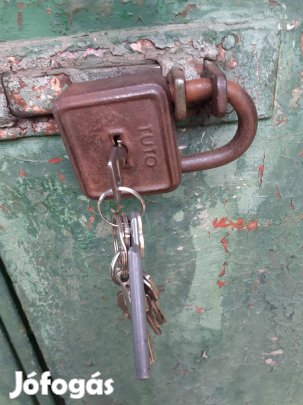 Régi nagyobb Tutó lakat 2 kulcs hibátlan