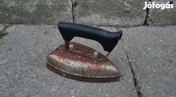 Régi nehéz vasaló