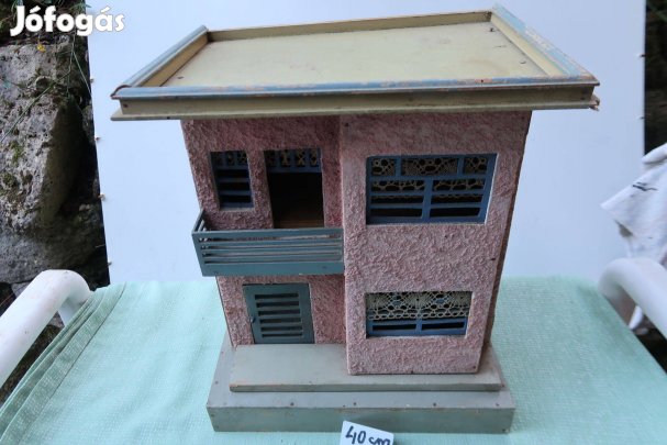 Régi nyitható babaház 40 cm-es szép állapotban