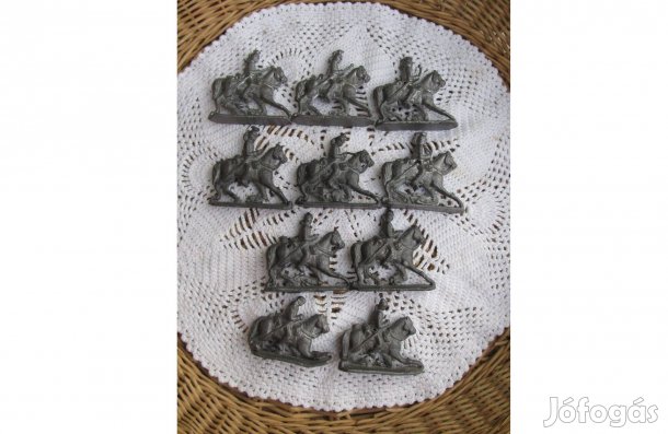 Régi ólom lovas katonák 10 db