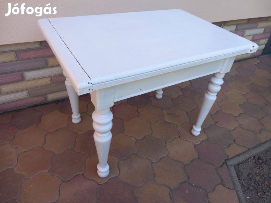 Régi ónémet stílusú faragott lábú asztal