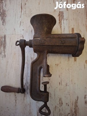 Régi öntött vas húsdaráló