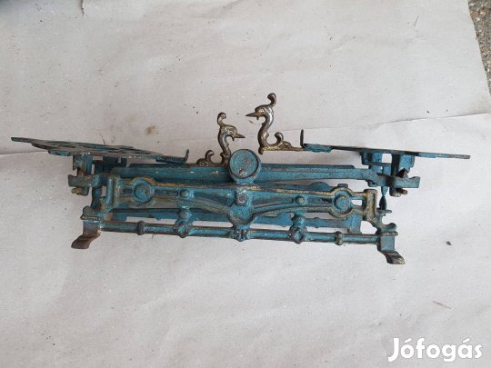 Régi öntöttvas mérleg Jó állapotú Kiváló lakásdísz Nagyon szép