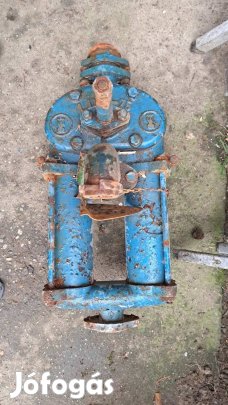 Régi öntöttvas vízszivattyú ipari / mezőgazdasági,