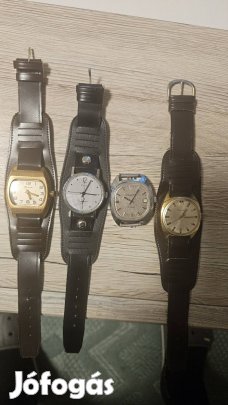 Régi órák eladók.