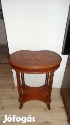 Régi ovális, vese alakú, intarziás asztalka eladó!