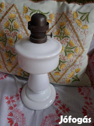 Régi petróleumlámpa (fehér)