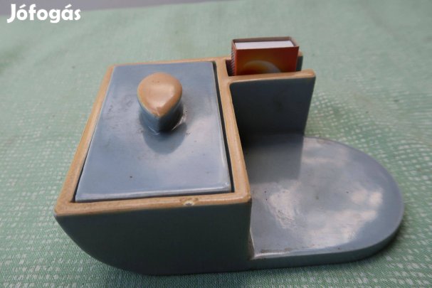Régi porcelán art deco cigarettakináló