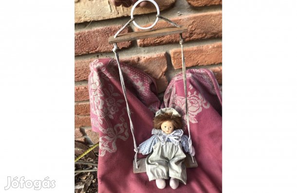 Régi porcelán baba, tisztításra szorul, zsinor sérült 1000 Ft