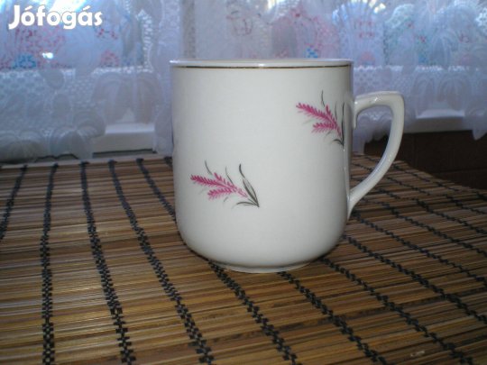 Régi porcelán bögre még nagymama idejéből nagyon szép