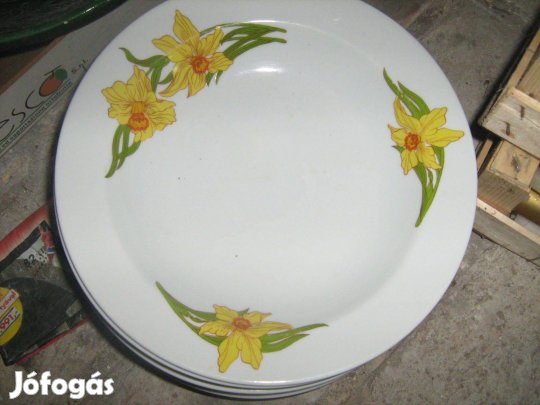 Régi porcelán lapos tányérok Alföldi Nárcisz minta