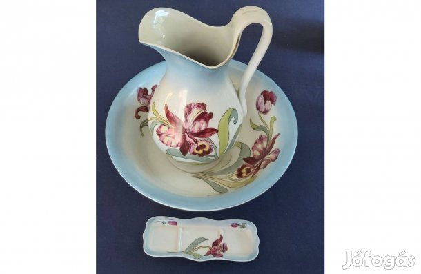 Régi porcelán mosdótál, kancsó, szappantartó