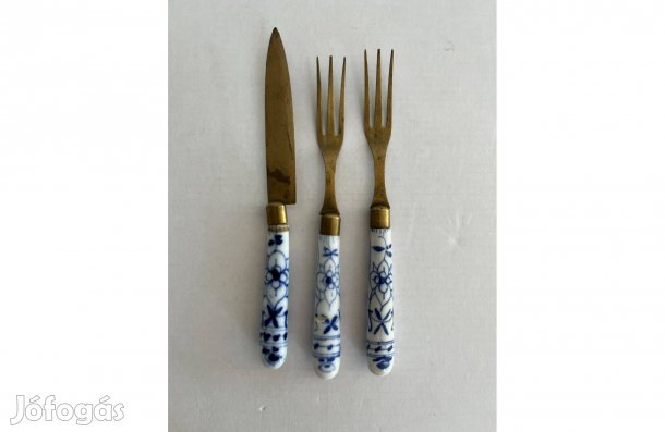 Régi porcelán nyelű hagymamintás evőeszköz, kés, süteményes villa