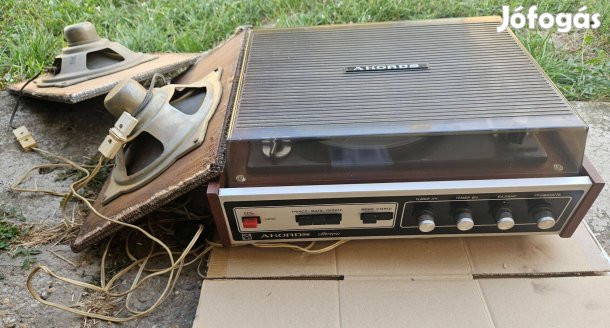 Régi retró Lemezjátszó eredeti állapotában