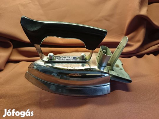 Régi retro Szarvasi vasaló eladó !