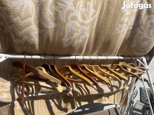 Régi retro fa vállfák egyben