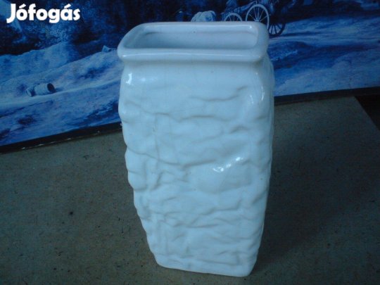 Régi retró fehér kerámia kézműves váza