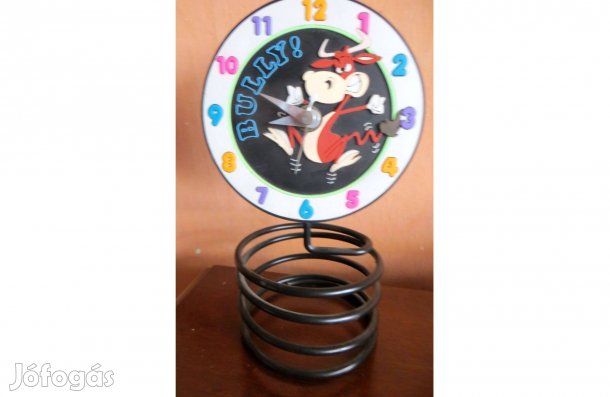 Régi retró fém rugós talpon álló asztali óra