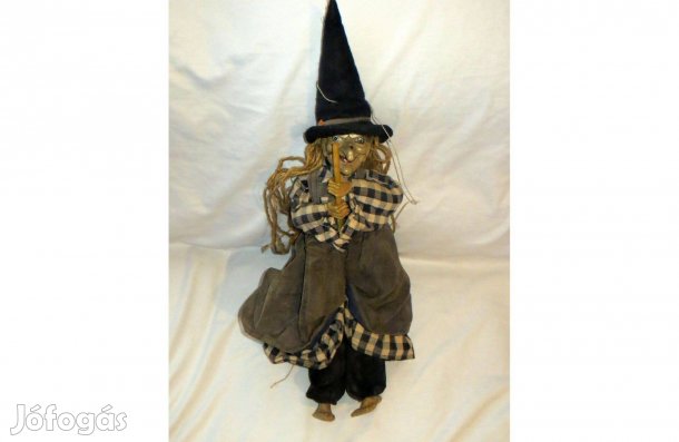 Régi seprűn ülő boszorkány 55 cm magas