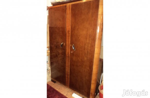 Régi stílusú szekrények