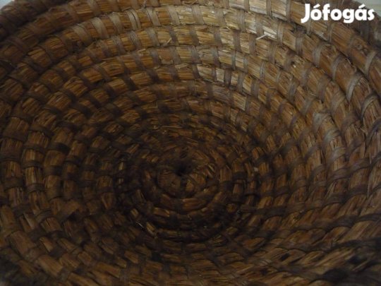 Régi szakajtó dekorációnak, nyuszifészeknek