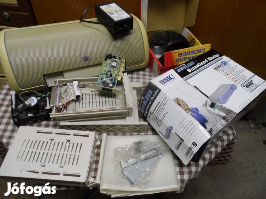 Régi számítástechnikai eszközök kellékek egyben 2000Ft