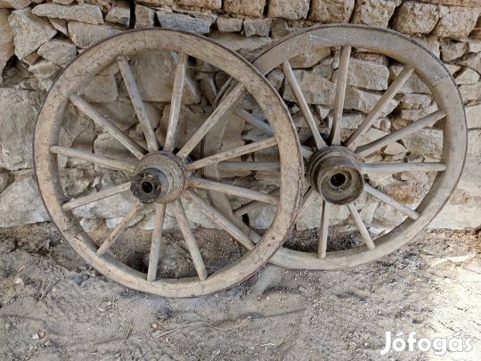 Régi szekérkerék
