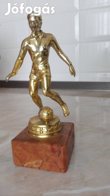 Régi szép Labdarúgó "Foci" díjj 16 cm magas
