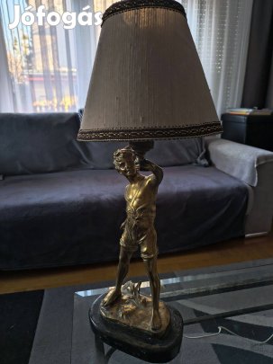 Régi szobor lámpa, rézből