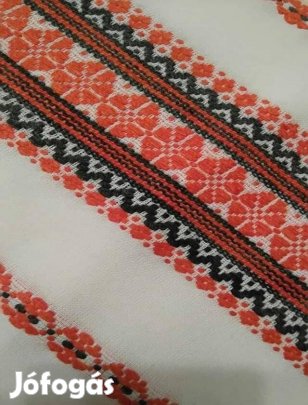 Régi szőttes terítő piros-fehér ( 70 x 70 cm ) eladó!