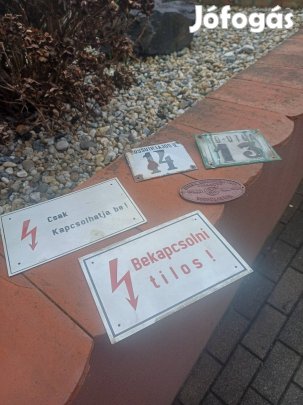 Régi táblák eladók.