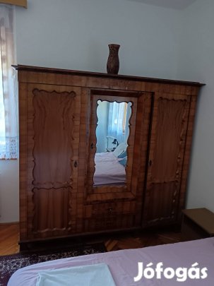 Régi tükrös gardrób szekrény eladó. 