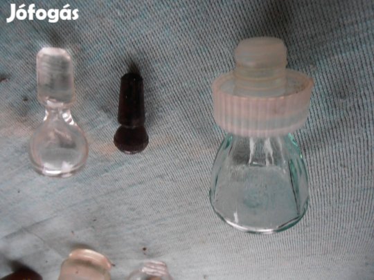 Régi üveg, üvegdugó 1000 ft/db:Lenti