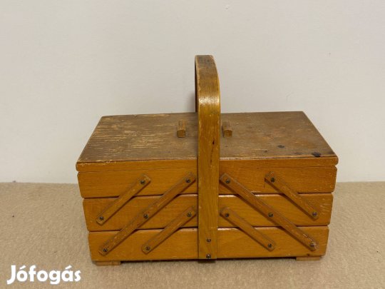 Régi varródoboz fából