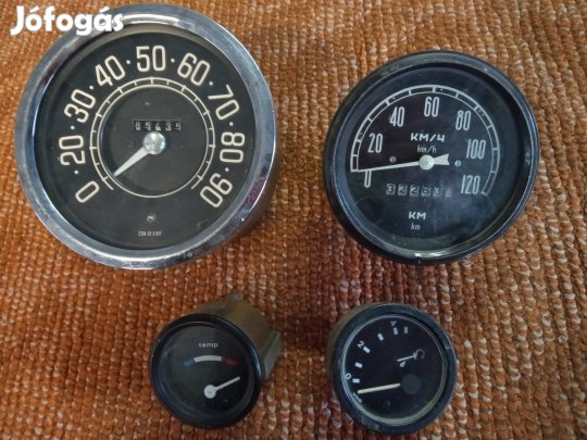 Régi veterán gépjármű kilométer óra -többféle 