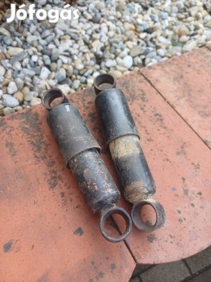 Régi veterán jármü teleszkóp.