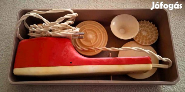 Régi vintázs orosz kézi masszírozógép, különböző adapterekkel