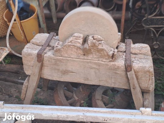 Régi vizes köszörű