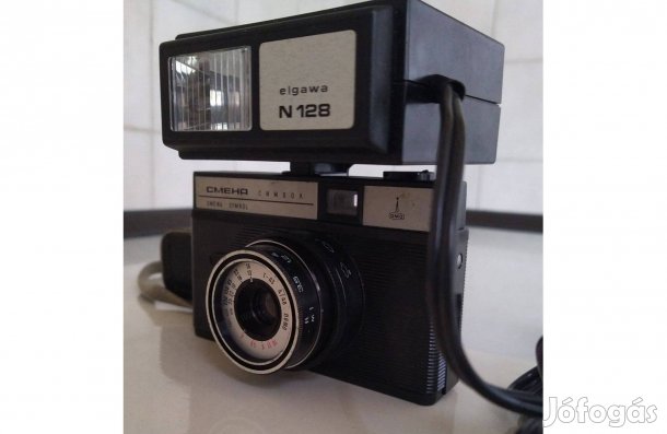 Régiség Szmena szovjet filmes fényképezőgép és Elgawa vaku