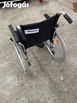 Rehab B4200 kerekes szék