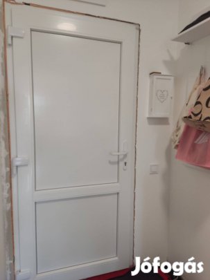 Rehau mellékbejárati bejárati ajtó