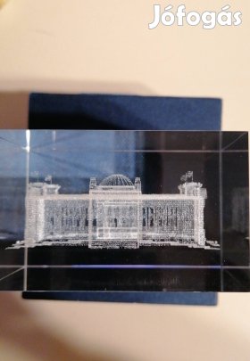 Reichstag épülete lézergravírozott üveg dísz