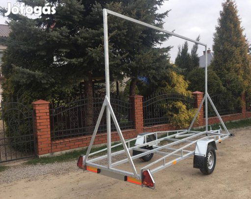 Reklámutánfutó (5mx2,5m hasznos felület) utánfutó, 750kg, műszakis