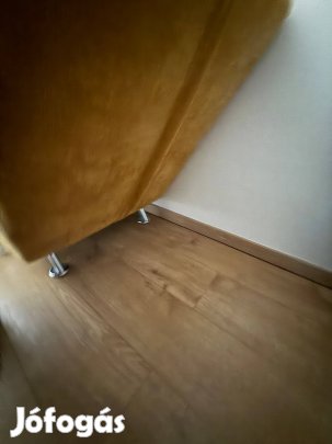 Relax ágy mustár színú