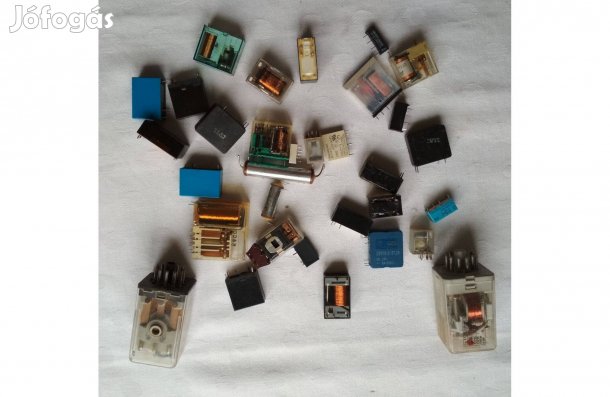 Relék több fajta ,32 db