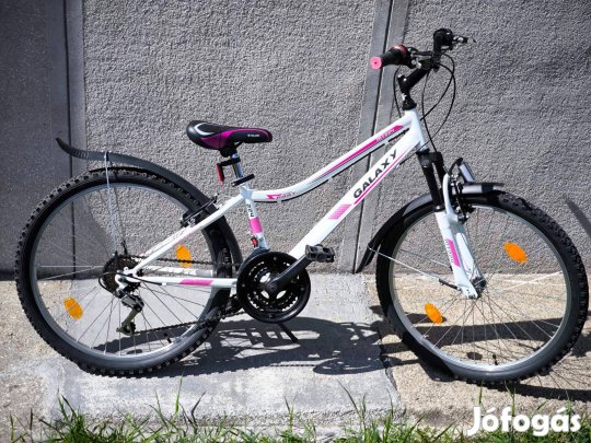 Remek 24-es kerékpár +elsö teleszkóp +18 sebesség